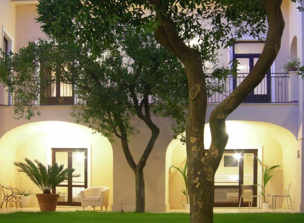 L' Antico Cortile Hotell Caserta Eksteriør bilde